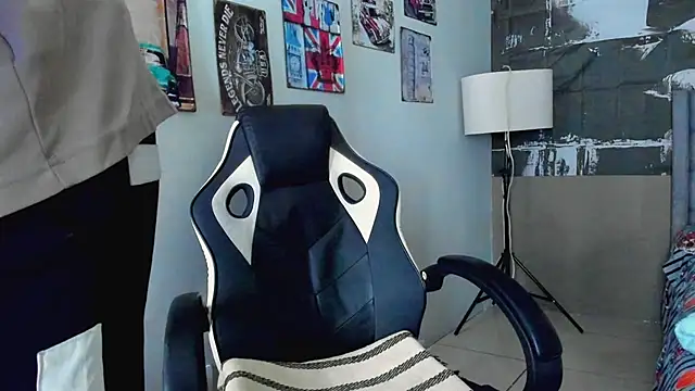Snapshot of jaden_98_ chatting on 07/17/26, 06:02 jaden 98 online show from 07/17/26, 06:02