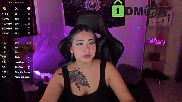 Snapshot of sweetcoralinee chatting on 02/16/25, 12:52 sweetcoralinee online show from 02/16/25, 12:52