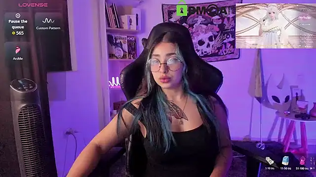 Snapshot of sweetcoralinee chatting on 12/05/25, 03:59 sweetcoralinee online show from 12/05/25, 03:59