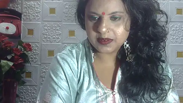 Snapshot of Sexy_komolika chatting on 02/26/25, 02:46 Sexy komolika online show from 02/26/25, 02:46