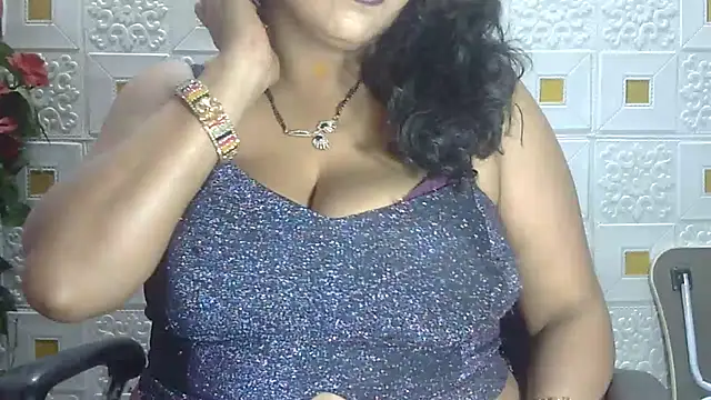 Snapshot of Sexy_komolika chatting on 03/01/25, 04:33 Sexy komolika online show from 03/01/25, 04:33