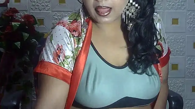 Snapshot of Sexy_komolika chatting on 03/04/25, 04:52 Sexy komolika online show from 03/04/25, 04:52