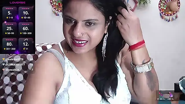 Snapshot of Sexy_komolika chatting on 09/30/25, 02:44 Sexy komolika online show from 09/30/25, 02:44