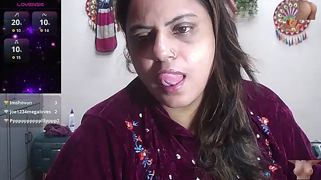 Snapshot of Sexy_komolika chatting on 10/04/25, 03:04 Sexy komolika online show from 10/04/25, 03:04
