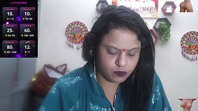 Snapshot of Sexy_komolika chatting on 12/20/25, 01:29 Sexy komolika online show from 12/20/25, 01:29