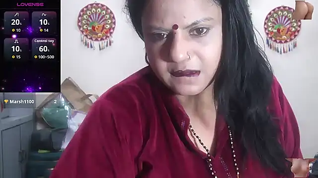 Snapshot of Sexy_komolika chatting on 12/23/25, 01:58 Sexy komolika online show from 12/23/25, 01:58