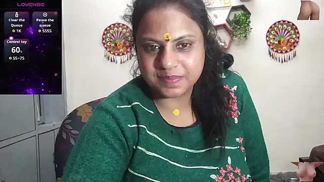 Snapshot of Sexy_komolika chatting on 02/15/26, 04:36 Sexy komolika online show from 02/15/26, 04:36