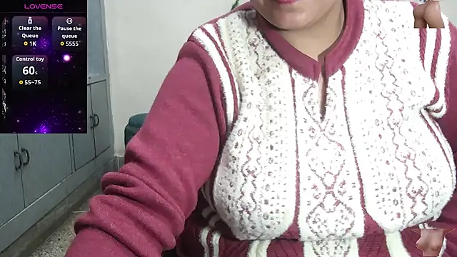 Snapshot of Sexy_komolika chatting on 02/16/26, 05:09 Sexy komolika online show from 02/16/26, 05:09