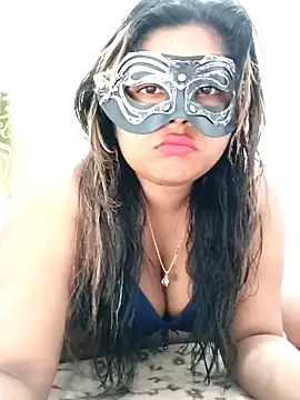 Snapshot of littlequeen77 chatting on 02/06/25, 04:21 littlequeen77 online show from 02/06/25, 04:21