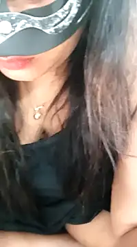 Snapshot of littlequeen77 chatting on 02/11/25, 12:37 littlequeen77 online show from 02/11/25, 12:37