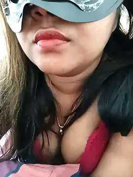 Snapshot of littlequeen77 chatting on 02/12/25, 07:44 littlequeen77 online show from 02/12/25, 07:44