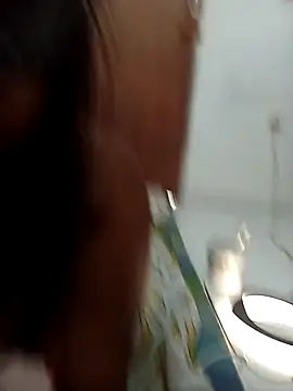 Snapshot of littlequeen77 chatting on 02/21/25, 09:13 littlequeen77 online show from 02/21/25, 09:13