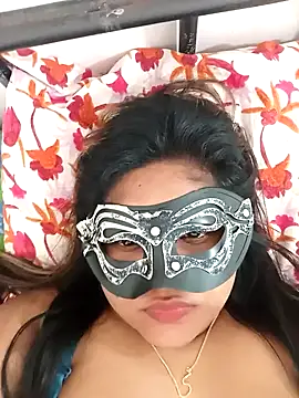 Snapshot of littlequeen77 chatting on 02/23/25, 02:35 littlequeen77 online show from 02/23/25, 02:35