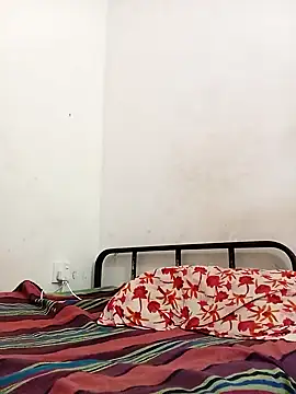 Snapshot of littlequeen77 chatting on 03/19/25, 06:55 littlequeen77 online show from 03/19/25, 06:55