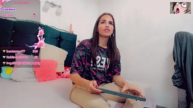 Snapshot of Rubi_30 chatting on 01/31/25, 07:18 Rubi 30 online show from 01/31/25, 07:18