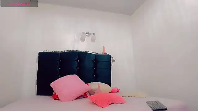 Snapshot of Rubi_30 chatting on 02/24/25, 09:20 Rubi 30 online show from 02/24/25, 09:20