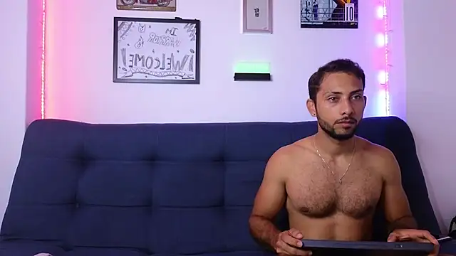 catalina y tylerjhons online show from 02/11/25, 09:31