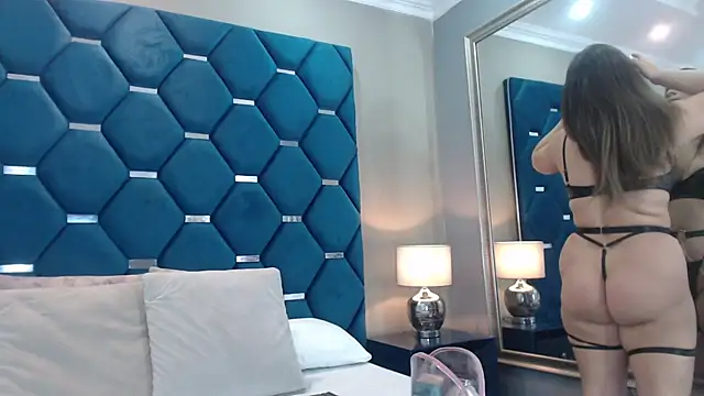 ThaniaJones online show from 04/01/26, 11:55