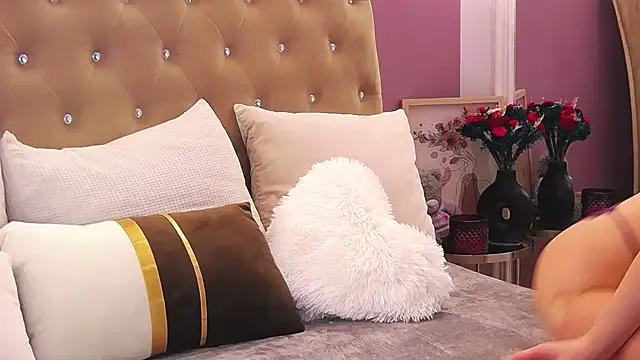 Snapshot of BrianaKennedi chatting on 02/25/25, 12:24 BrianaKennedi online show from 02/25/25, 12:24