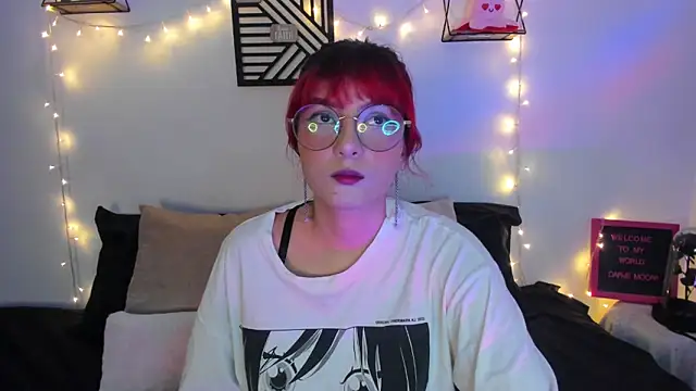 Snapshot of Dafne_Moon chatting on 01/03/25, 01:48 Dafne Moon online show from 01/03/25, 01:48