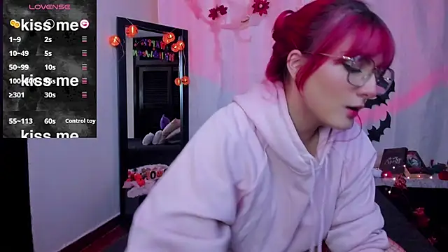 Snapshot of Dafne_Moon chatting on 10/18/25, 05:54 Dafne Moon online show from 10/18/25, 05:54