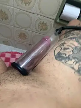 MalvadoFavorito28 online show from 04/28/26, 07:41