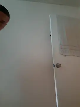 Snapshot of andresbigcock9 chatting on 10/26/25, 09:42 andresbigcock9 online show from 10/26/25, 09:42