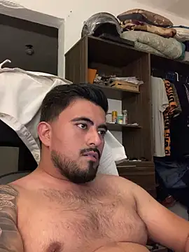 Snapshot of Rubens8866 chatting on 03/21/25, 05:21 Rubens8866 online show from 03/21/25, 05:21