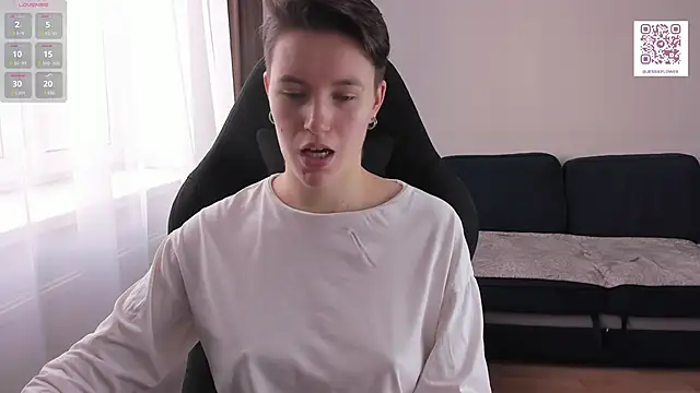 Snapshot of JessieFlower chatting on 02/12/25, 07:44 JessieFlower online show from 02/12/25, 07:44