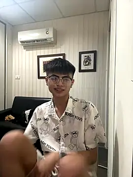 Snapshot of mumuowl chatting on 09/19/25, 04:29 mumuowl online show from 09/19/25, 04:29