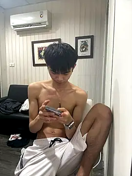 Snapshot of mumuowl chatting on 10/07/25, 04:26 mumuowl online show from 10/07/25, 04:26