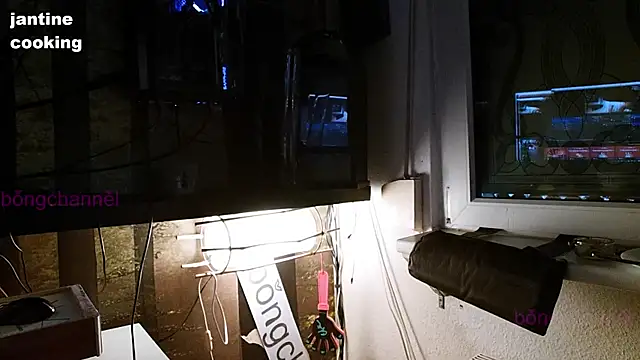 Snapshot of BongChannel chatting on 01/01/25, 10:00 BongChannel online show from 01/01/25, 10:00