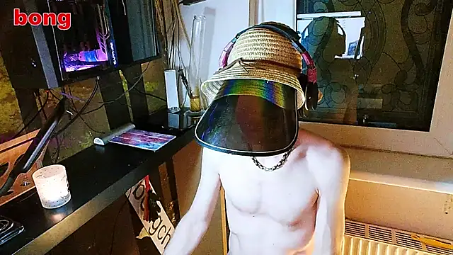 Snapshot of BongChannel chatting on 01/06/25, 03:31 BongChannel online show from 01/06/25, 03:31