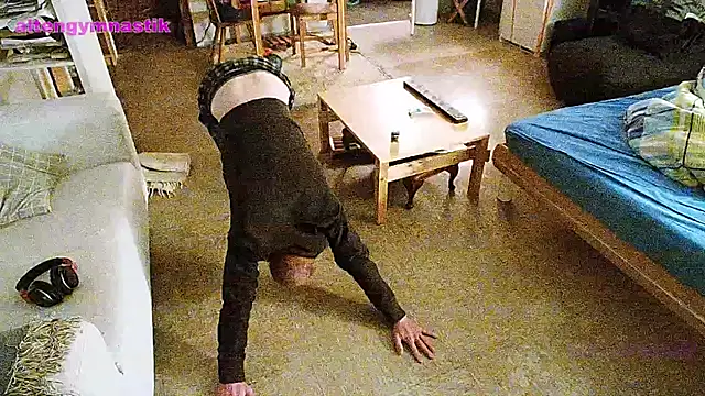 Snapshot of BongChannel chatting on 01/11/25, 03:42 BongChannel online show from 01/11/25, 03:42