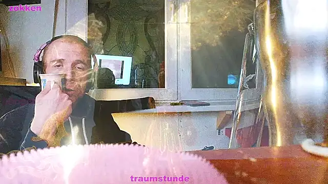 Snapshot of BongChannel chatting on 01/21/25, 12:36 BongChannel online show from 01/21/25, 12:36