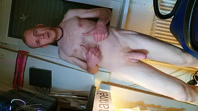 Snapshot of BongChannel chatting on 01/22/25, 07:13 BongChannel online show from 01/22/25, 07:13