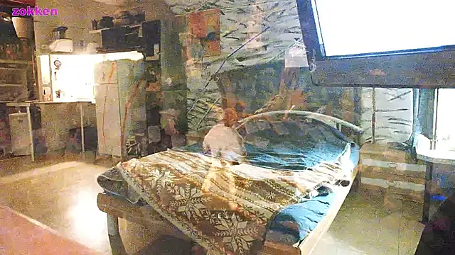 Snapshot of BongChannel chatting on 01/27/25, 04:01 BongChannel online show from 01/27/25, 04:01