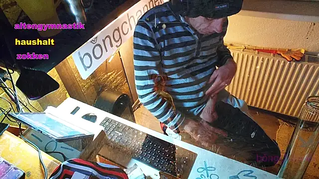 Snapshot of BongChannel chatting on 01/30/25, 04:27 BongChannel online show from 01/30/25, 04:27