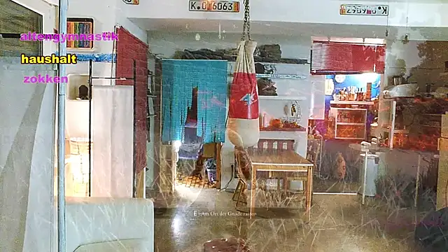 Snapshot of BongChannel chatting on 01/31/25, 01:43 BongChannel online show from 01/31/25, 01:43