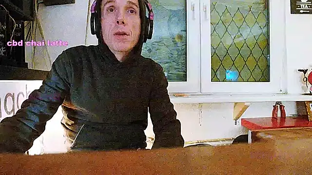 Snapshot of BongChannel chatting on 02/14/25, 04:04 BongChannel online show from 02/14/25, 04:04