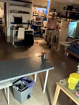 Snapshot of BongChannel chatting on 11/11/25, 11:05 BongChannel online show from 11/11/25, 11:05