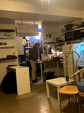 Snapshot of BongChannel chatting on 11/29/25, 10:57 BongChannel online show from 11/29/25, 10:57