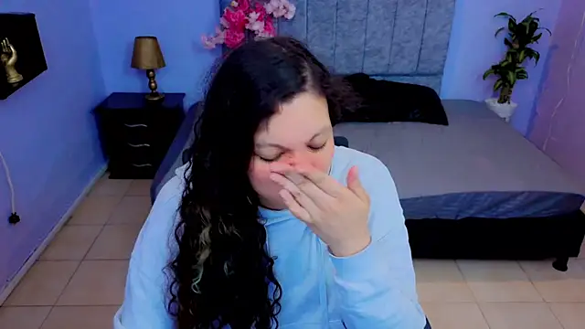 Lana stone  online show from 09/22/25, 03:08