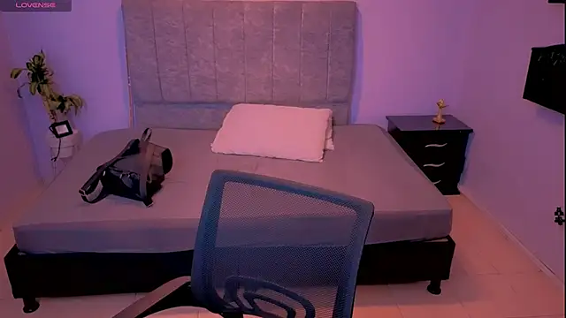 Lana stone  online show from 11/22/25, 03:05