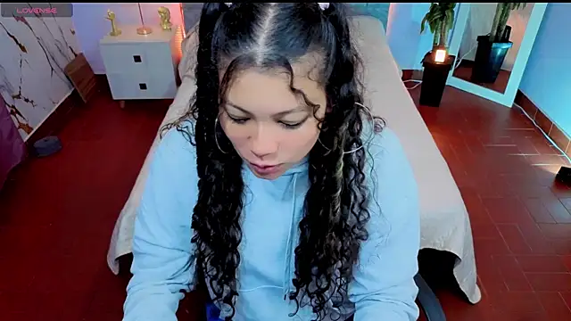 Lana stone  online show from 02/20/26, 03:14