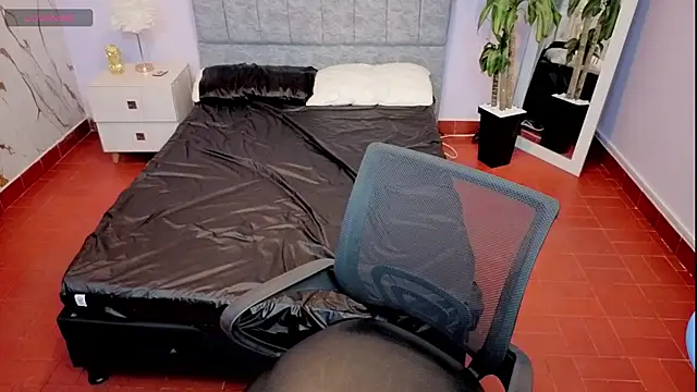 Lana stone  online show from 03/21/26, 03:22