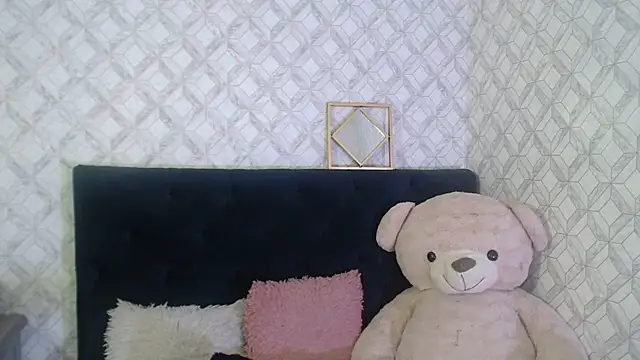 Emma-Wilson online show from 10/06/25, 04:21