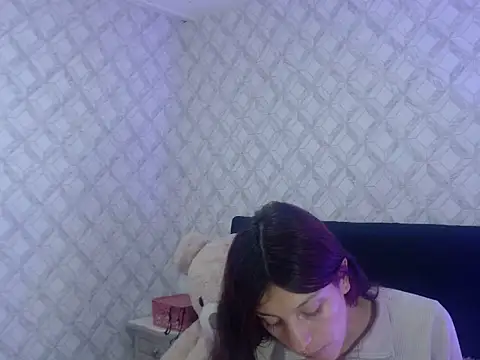 Emma-Wilson online show from 10/15/25, 05:18