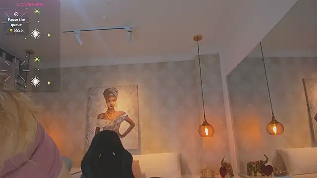 Shantall   online show from 04/14/26, 10:54