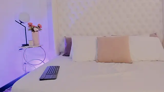 Snapshot of MALENA-ANGEL chatting on 01/28/25, 11:17 MALENA-ANGEL online show from 01/28/25, 11:17